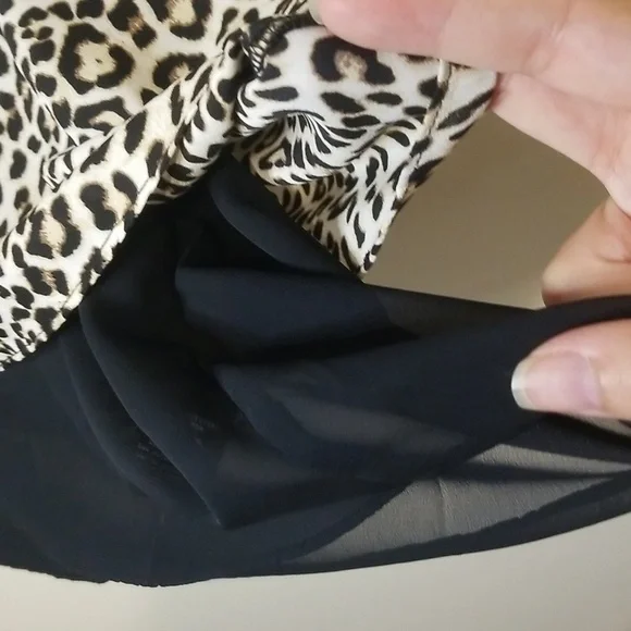 Zac and Rachel Animal Print Sleeveless V Neck Top Medium - Picture 6 of 8